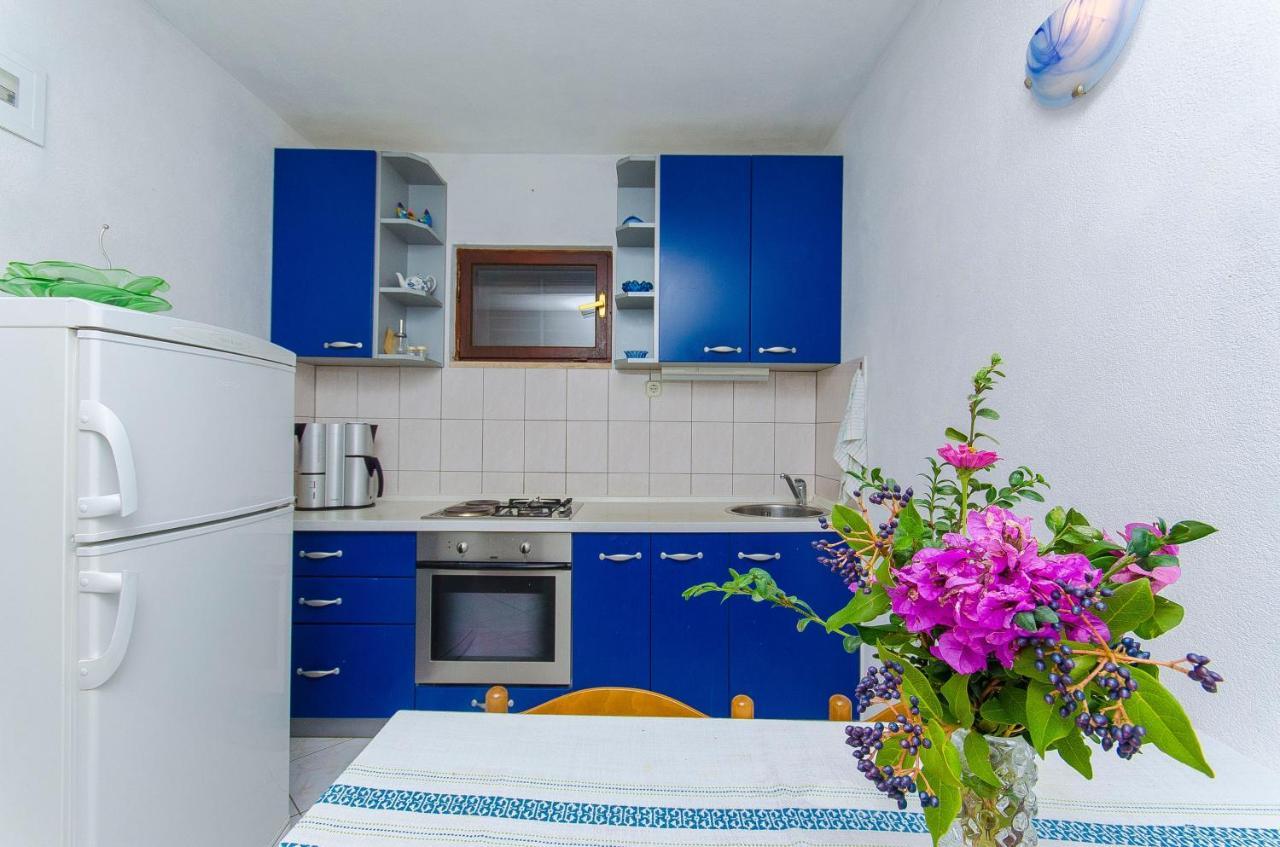 Apartments By The Sea Pisak, Omis - 2802 Zewnętrze zdjęcie